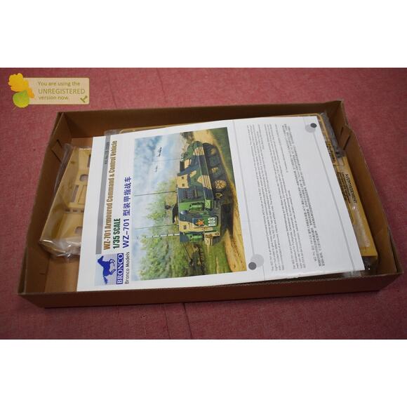 Bronco WZ-701 Armoured Command & Control Vehicle Model 1/35 (Package Wear) - Picture 11 of 14